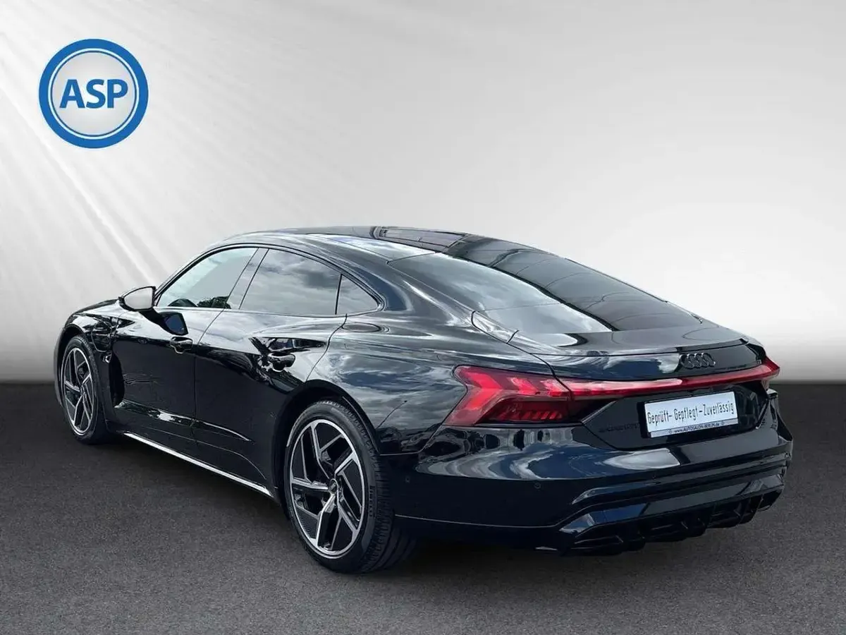 Gebraucht Audi e-tron GT quattro Sport 350 kW (476 PS) 2022 Mythosschwarz metallic Limousine