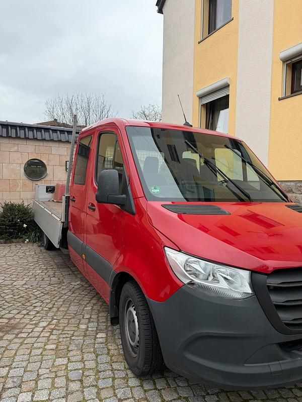 Gebraucht Mercedes Sprinter 140 PS (102 kW) 2018 Rot Van