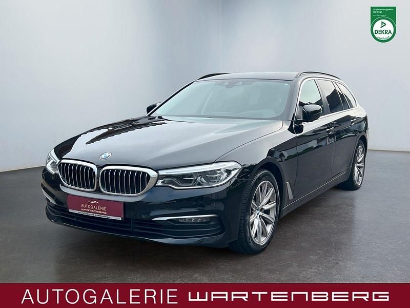 Schwarz Gebraucht 2019 BMW 520 Sport Line Kombi | 19.980 € (Superpreis) - Bild 1/4
