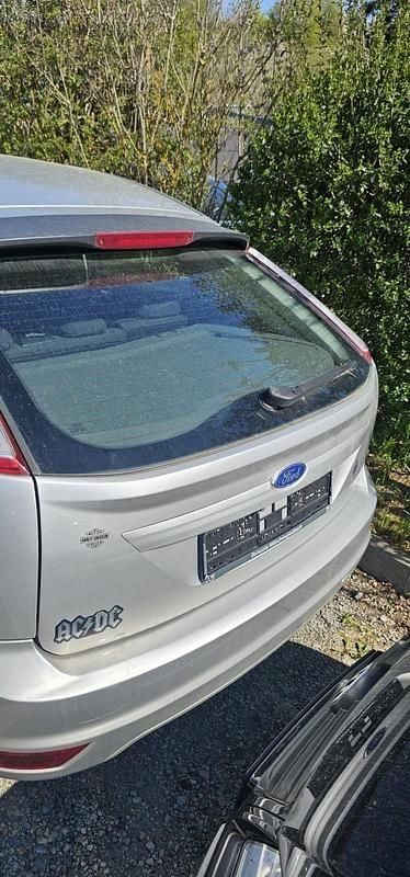 Second-hand Ford Focus 90 CP (66 kW) 2010 Argintiu Berlinǎ