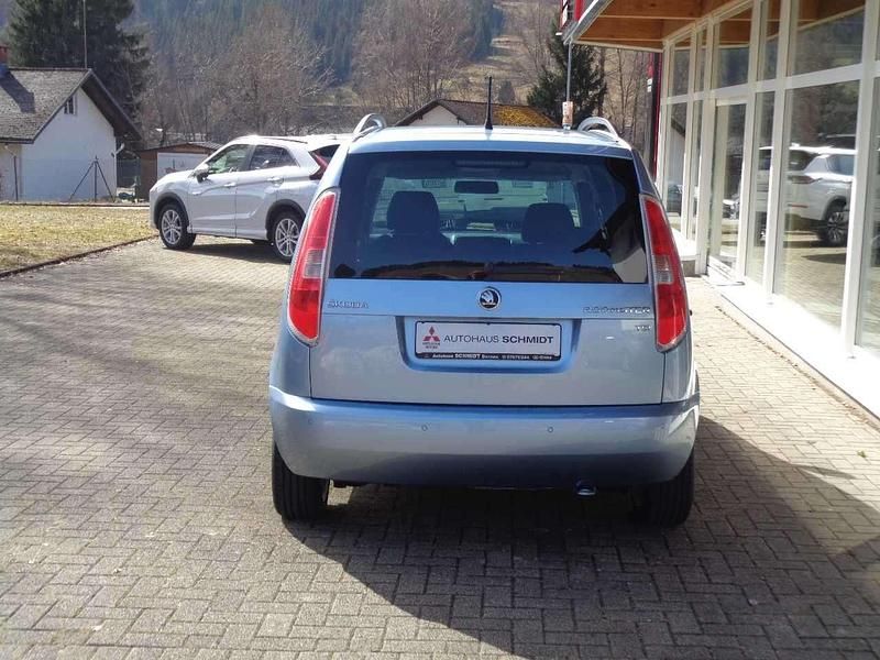 Gebraucht Skoda Roomster 105 PS (77 kW) 2013 Blau Van / Kleinbus
