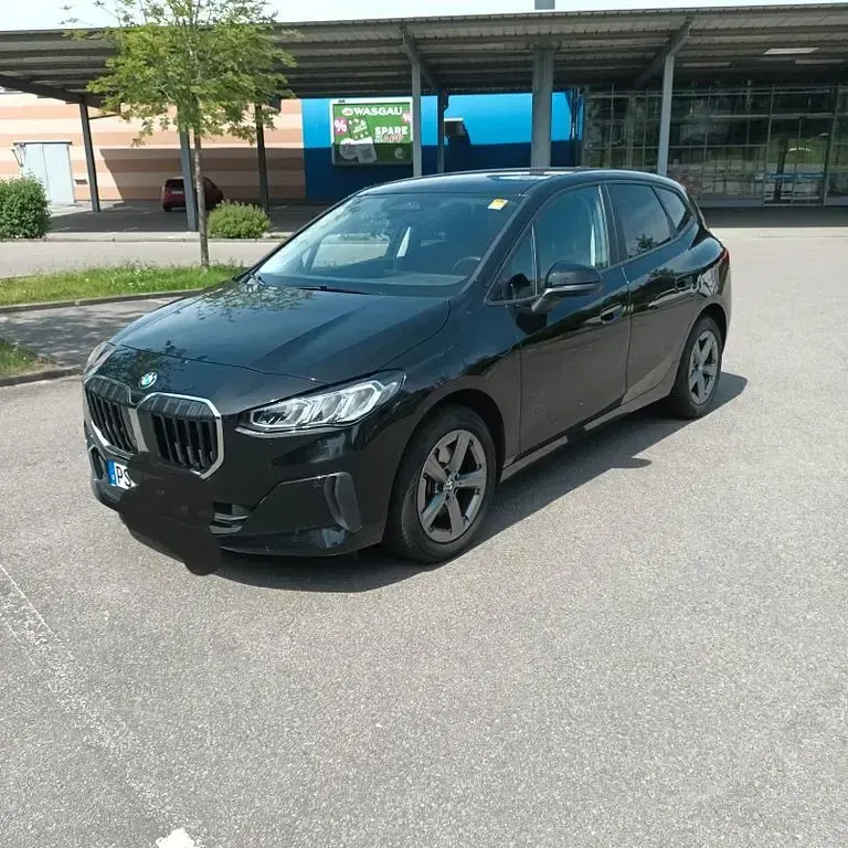 Gebraucht BMW 218 Active Tourer 136 PS (100 kW) 2023 Schwarz Van / Kleinbus