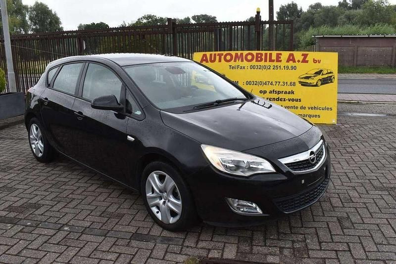 Schwarz Gebraucht 2011 Opel Astra Limousine | 3.000 € (Superpreis) - Bild 1/4