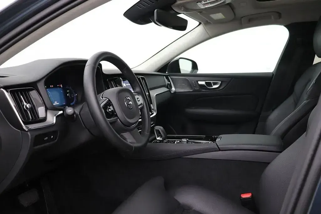 Gebraucht Volvo V60 Plus 341 PS (250 kW) 2025 Blau Kombi