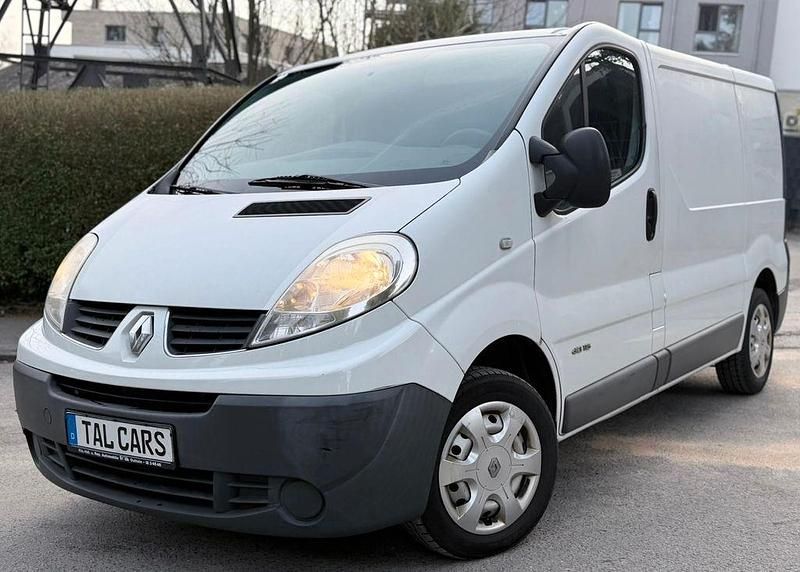Gebraucht Renault Trafic 114 PS (83 kW) 2011 Weiß Van / Kleinbus