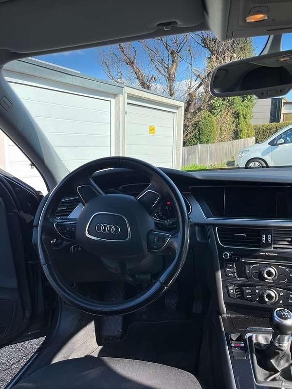 Gebraucht Audi A4 Ambiente 120 PS (88 kW) 2012 Grau Limousine