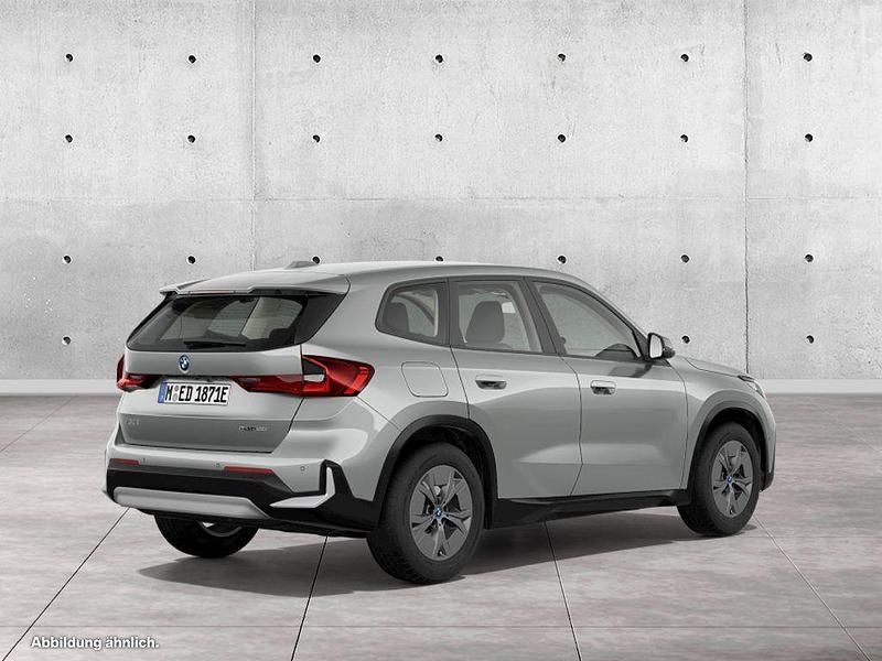 Gebraucht BMW iX1 Performance 150 kW (204 PS) 2024 Spacesilber SUV