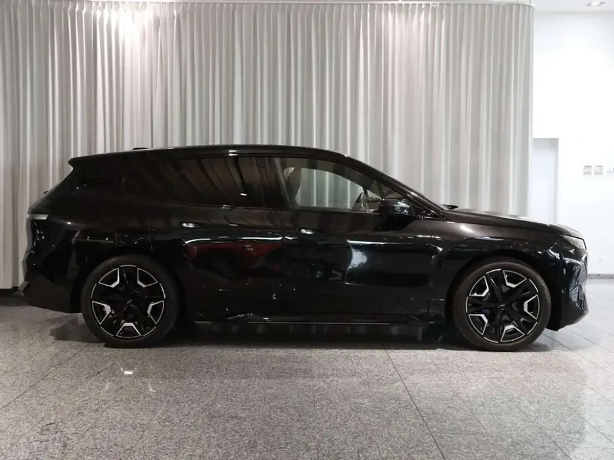 Gebraucht BMW iX Sport Line 384 kW (523 PS) 2024 Saphirschwarz SUV
