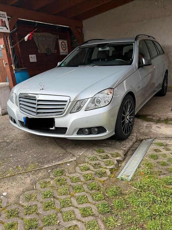Second-hand Mercedes E250 204 CP (150 kW) 2009 Argintiu Break