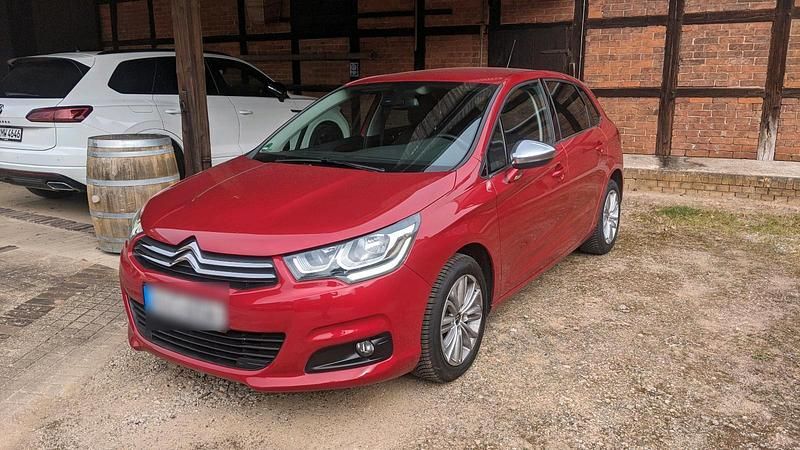 Gebraucht Citroën C4 SELECTION 134 PS (98 kW) 2016 Rot Limousine
