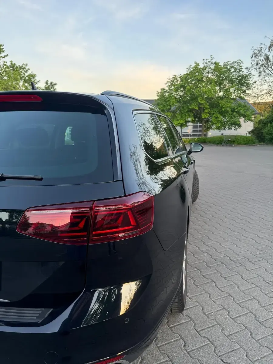Gebraucht VW Passat Elegance 150 PS (110 kW) 2020 Schwarz Kombi