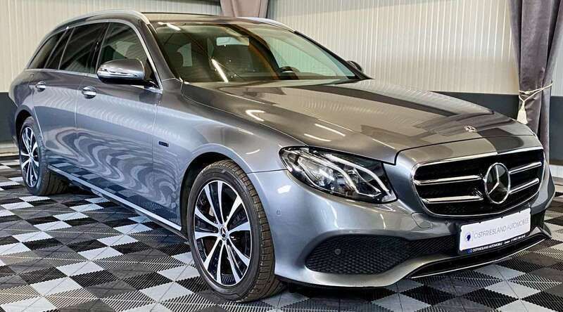 Selenitgrau metalliclack Gebraucht 2020 Mercedes E300 Kombi | 24.990 € (Superpreis) - Bild 1/3
