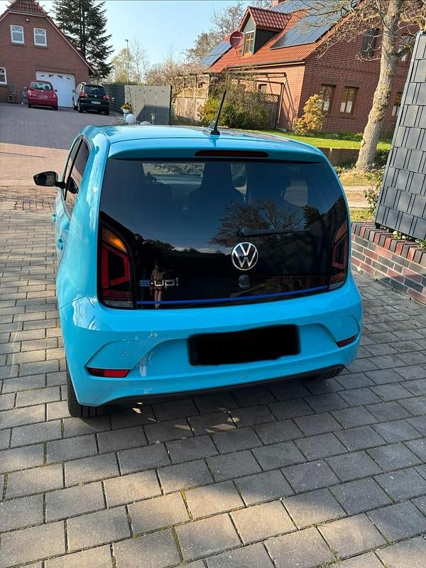 Occasion VW e-up! Style 61 kW (83 ch) 2022 Bleue Citadine
