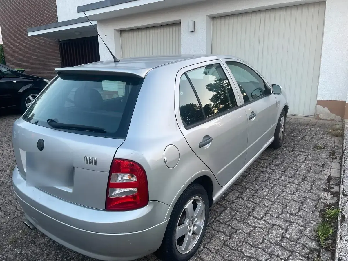Gebraucht Skoda Fabia 75 PS (55 kW) 2002 Silber Kleinwagen