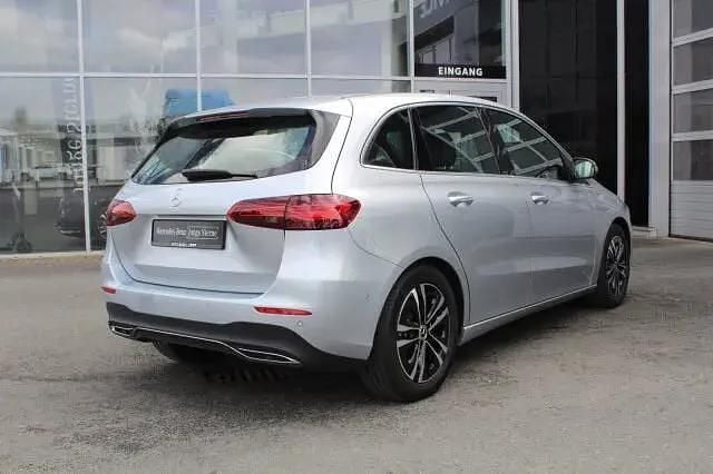 Second-hand Mercedes B200 Progressive 150 CP (110 kW) 2025 Argintiu Monovolum