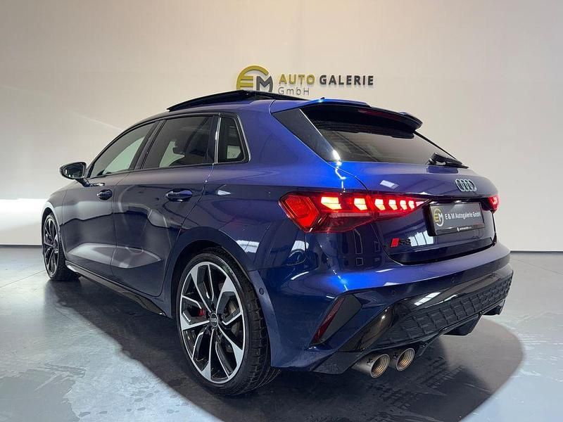 Gebraucht Audi S3 Sport 333 PS (244 kW) 2024 Blau Limousine