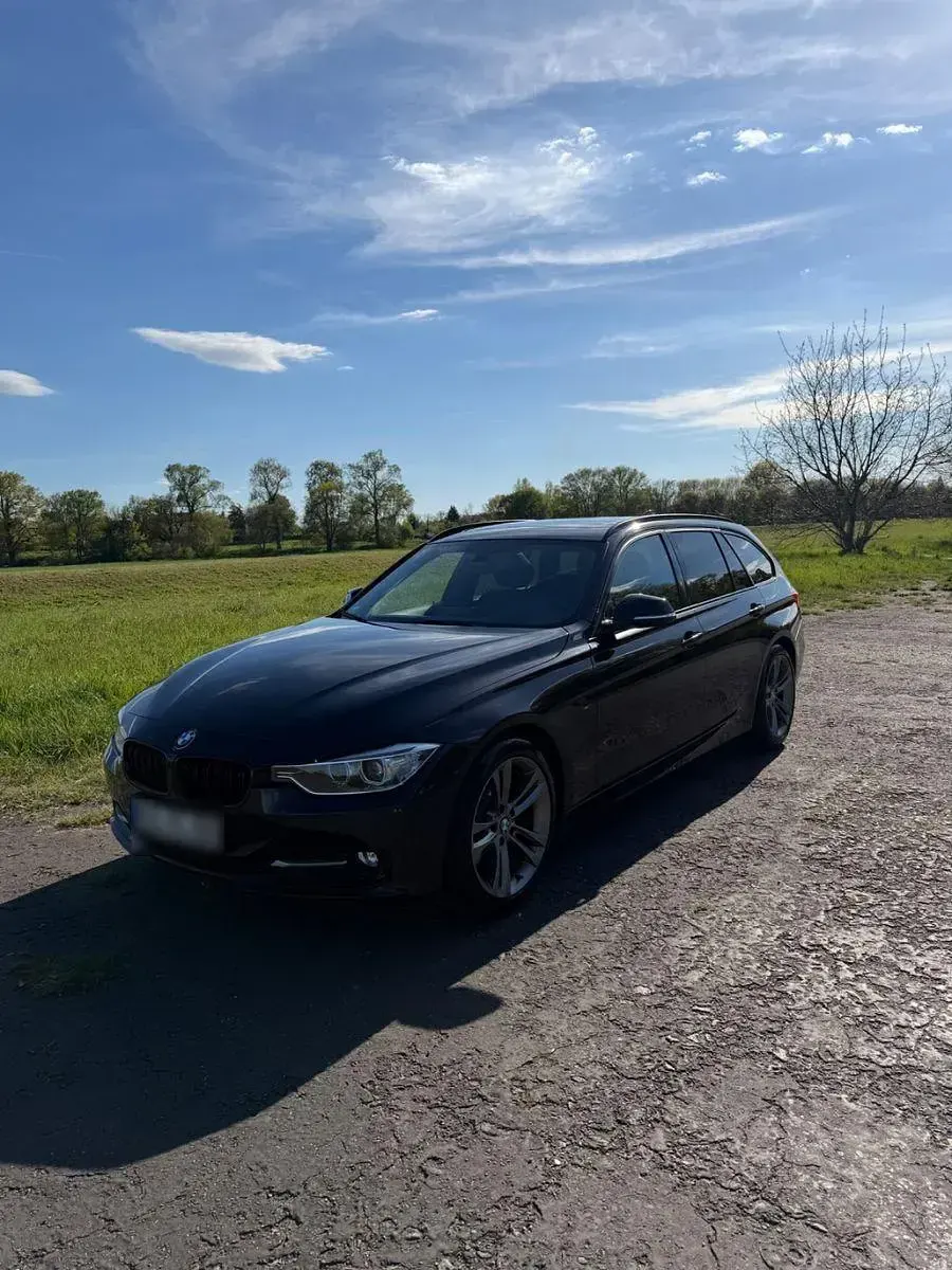 Gebraucht BMW 320 Sport Line 184 PS (135 kW) 2013 Schwarz Kombi