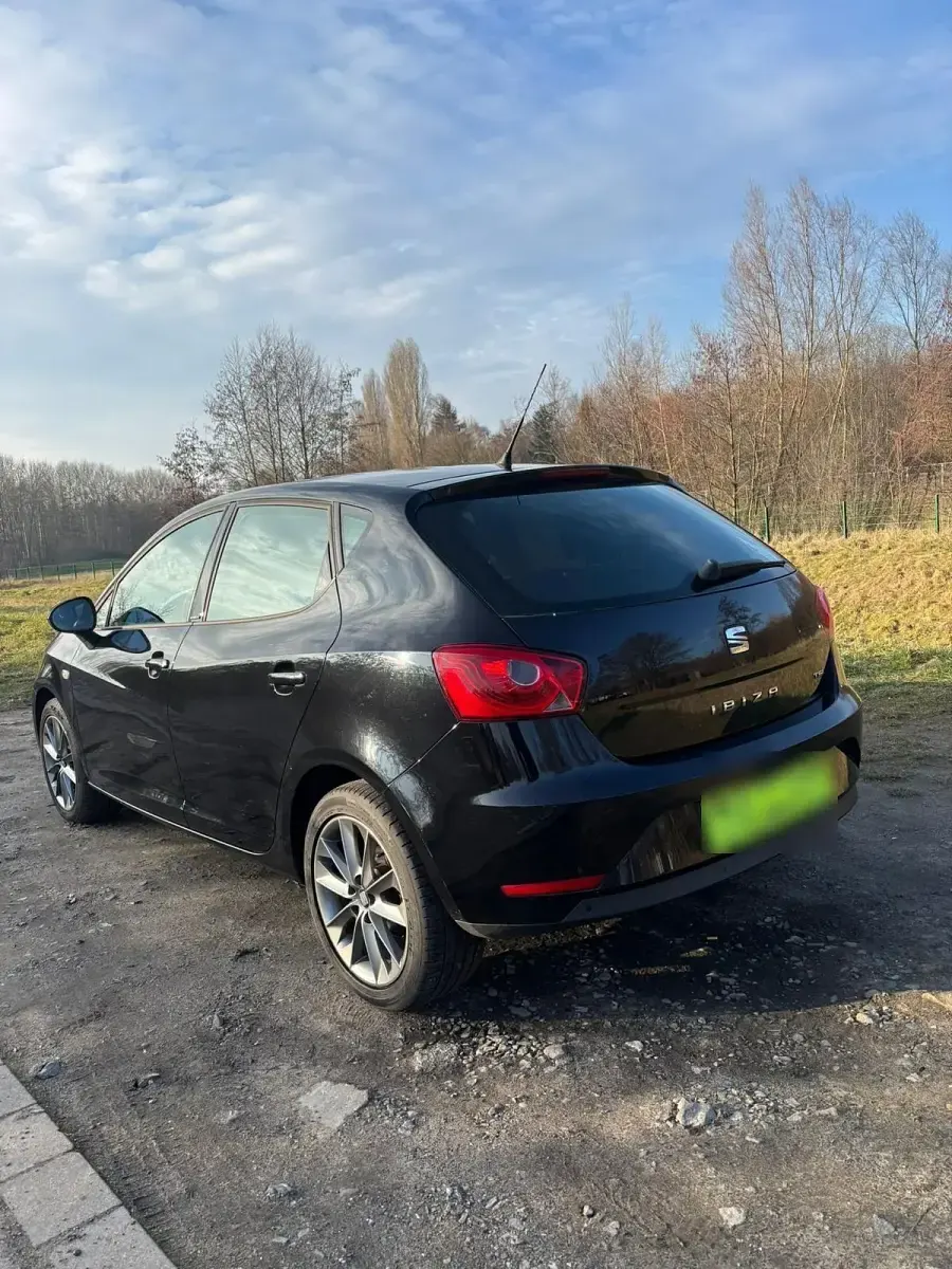 Używany Seat Ibiza 105 KM (77 kW) 2015 Czarny Hatchback