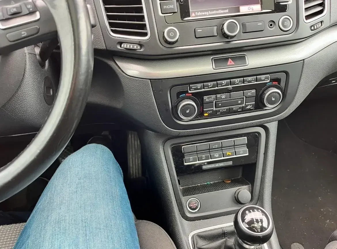 Gebraucht VW Sharan Comfortline 170 PS (125 kW) 2011 Schwarz Van / Kleinbus