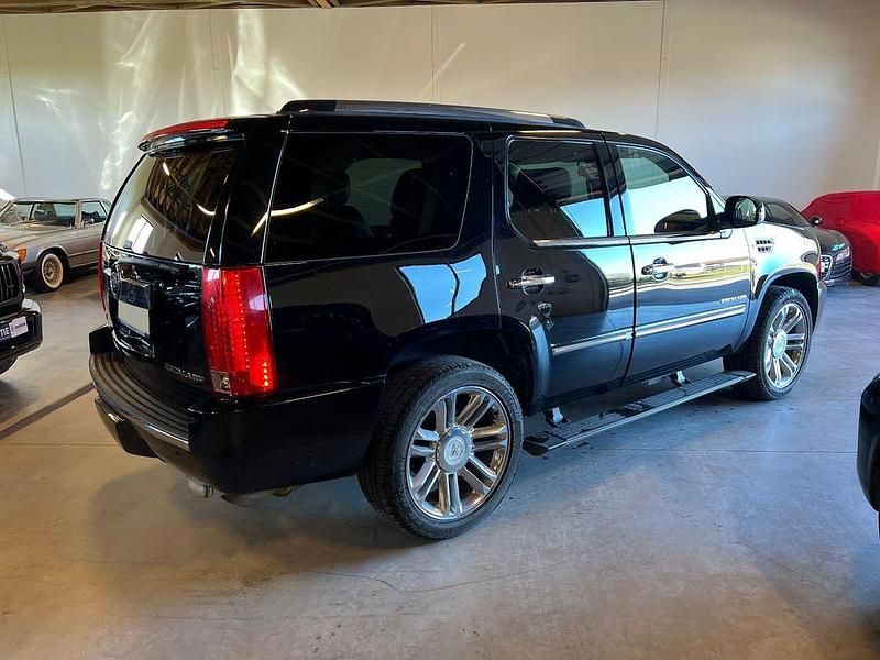 Gebraucht Cadillac Escalade 409 PS (300 kW) 2011 Schwarz SUV