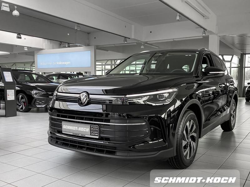 Neu VW Tiguan Life 131 PS (96 kW) 2026 Grenadillschwarz (schwarz) SUV