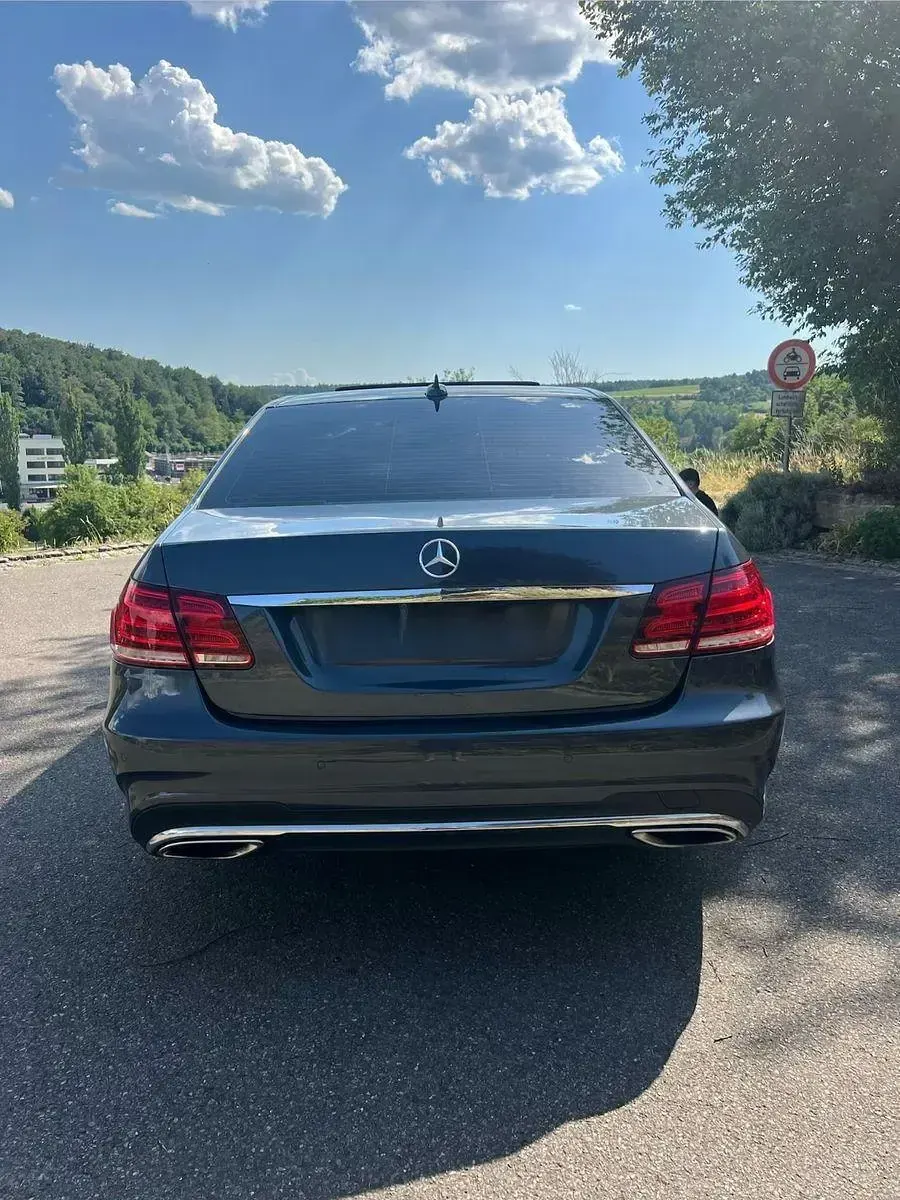 Gebraucht Mercedes E500 Avantgarde 408 PS (300 kW) 2013 Grau Limousine