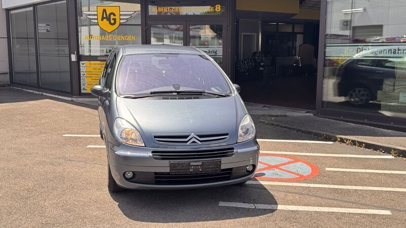Grau Gebraucht 2006 Citroën Xsara Picasso Exclusive Van / Kleinbus | 999 € (Superpreis) - Bild 1/4