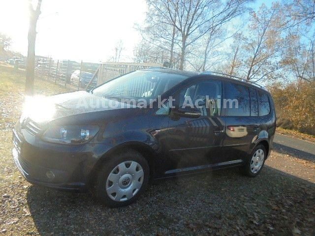 Gebraucht VW Touran Cup 140 PS (102 kW) 2014 Blau Van / Kleinbus