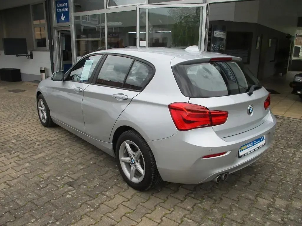Gebraucht BMW 120 Advantage 190 PS (139 kW) 2017 Silber Limousine