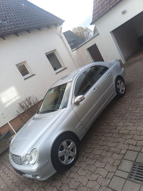 Gebraucht Mercedes C180 Elegance 143 PS (105 kW) 2005 Silber Limousine
