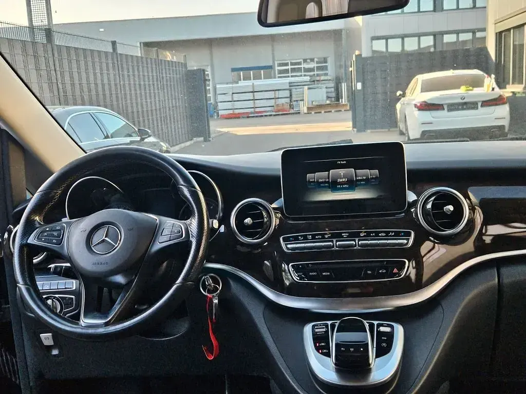 Gebraucht Mercedes V250 Avantgarde Edition 190 PS (139 kW) 2014 Schwarz Van / Kleinbus