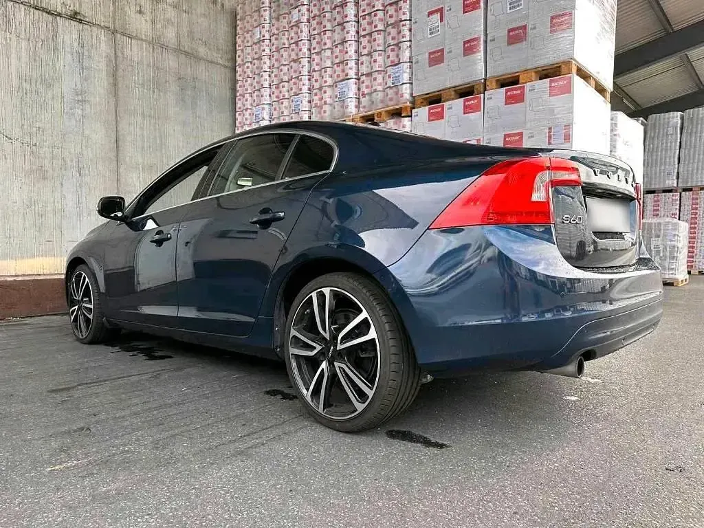 Gebraucht Volvo S60 114 PS (83 kW) 2014 Blau Limousine