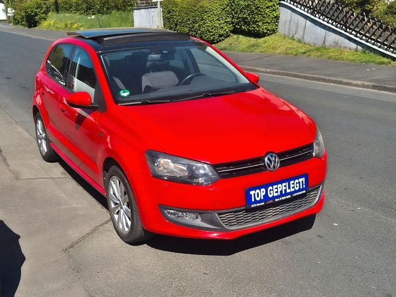 Gebraucht VW Polo Life 105 PS (77 kW) 2013 Rot Kleinwagen