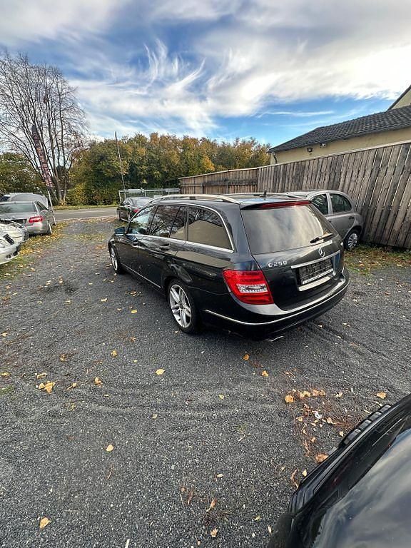 Gebraucht Mercedes C250 Avantgarde 204 PS (150 kW) 2012 Grau Limousine