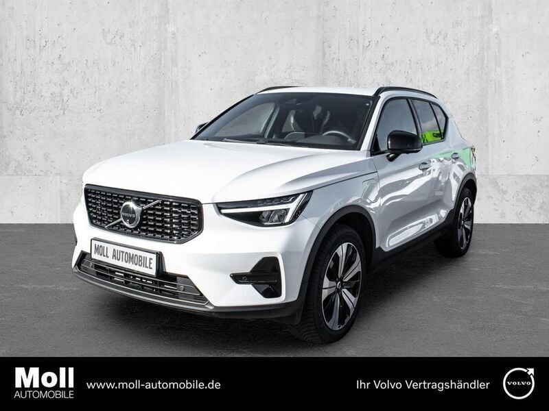 Weiß Gebraucht 2023 Volvo XC40 Plus SUV | 38.980 € (Fairer Preis) - Bild 1/4
