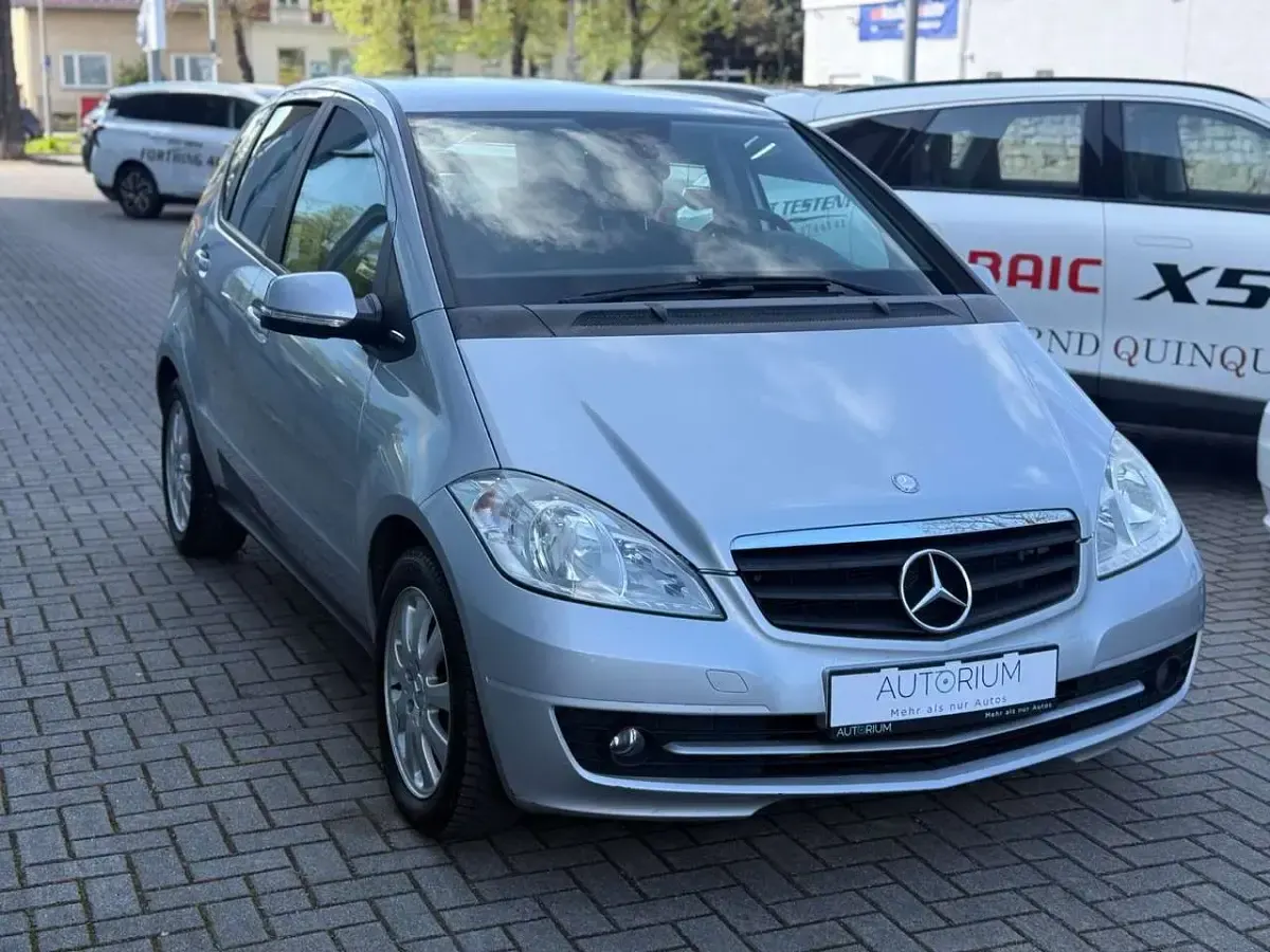 Gebraucht Mercedes A160 95 PS (69 kW) 2009 Polarsilber  metalliclack Kleinwagen