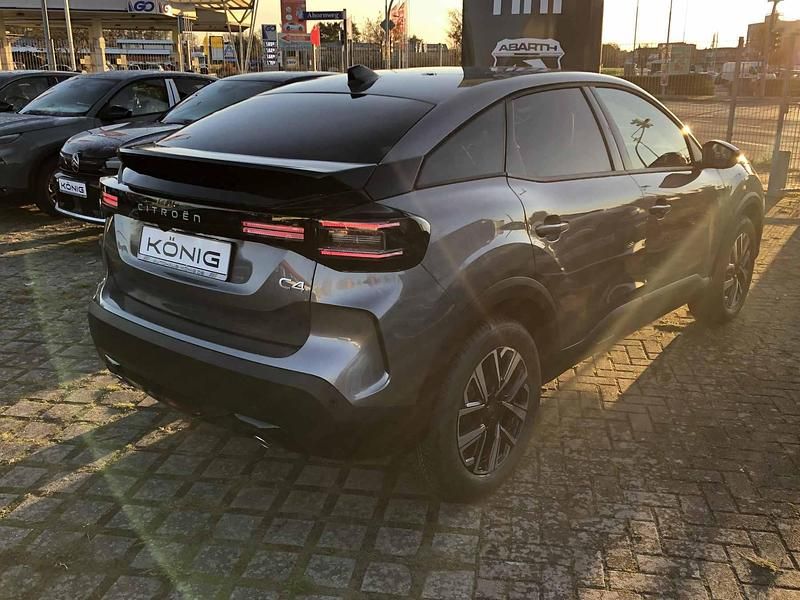 Neu Citroën C4 131 PS (96 kW) 2025 Grau Limousine