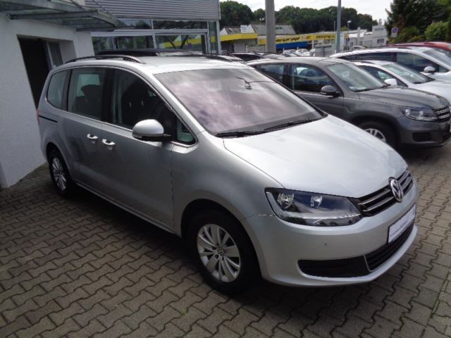 Gebraucht VW Sharan Comfortline 140 PS (102 kW) 2012 Silber metallic Van / Kleinbus
