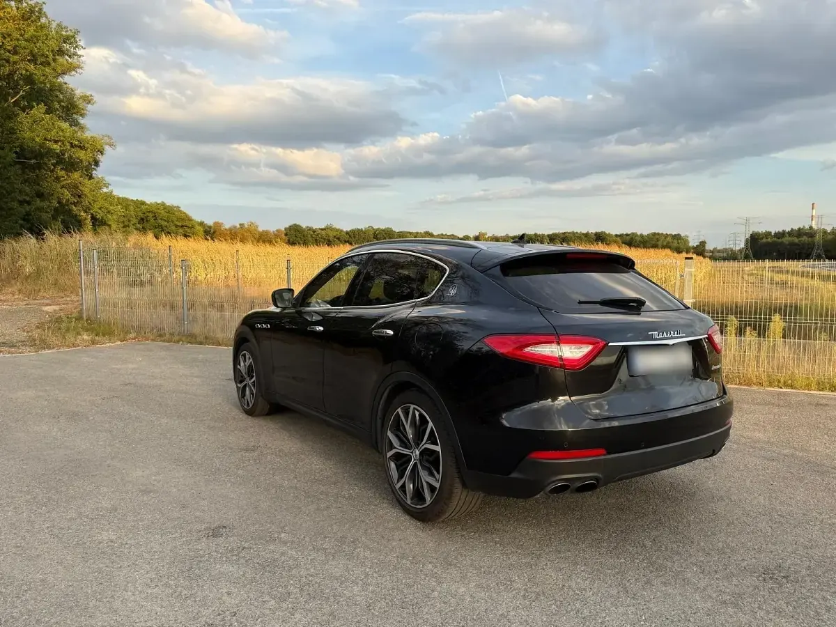 Gebraucht Maserati Levante 430 PS (316 kW) 2016 Schwarz SUV