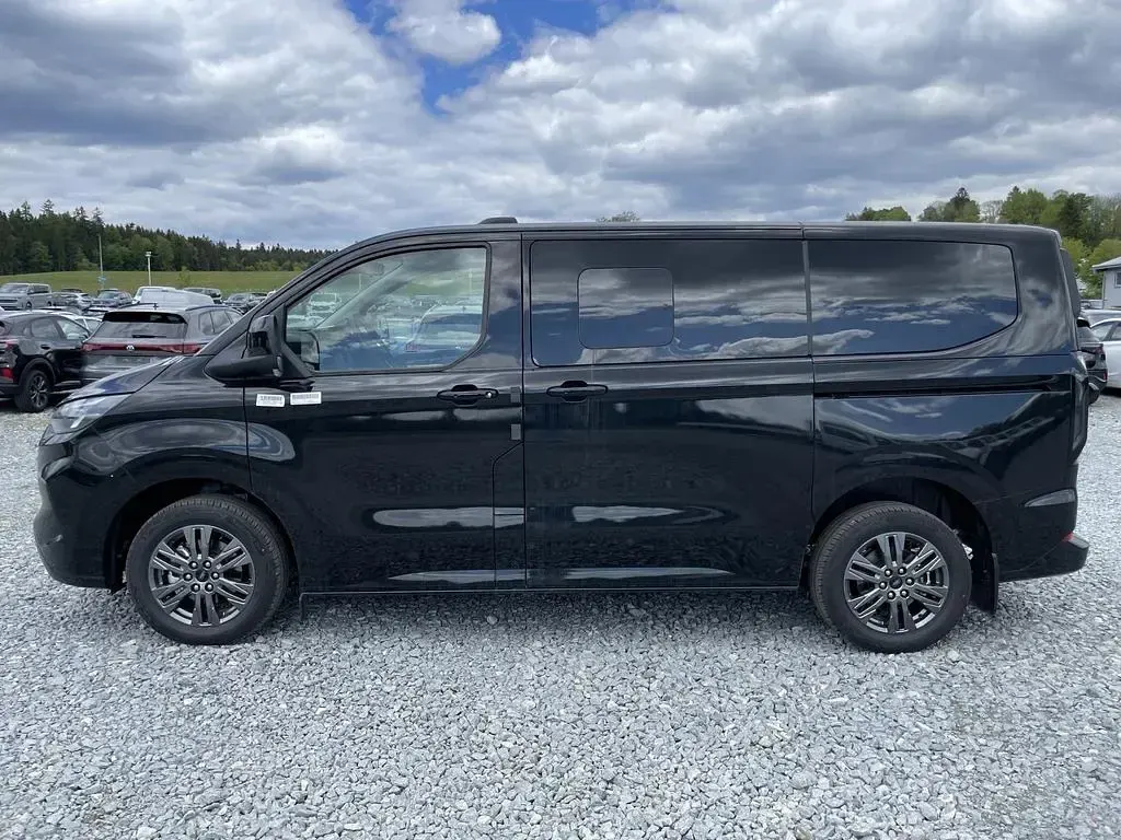 Neu Ford Tourneo Titanium 170 PS (125 kW) 2026 Schwarz Van / Kleinbus