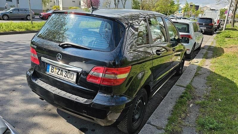 Gebraucht Mercedes B160 95 PS (69 kW) 2009 Schwarz Van / Kleinbus