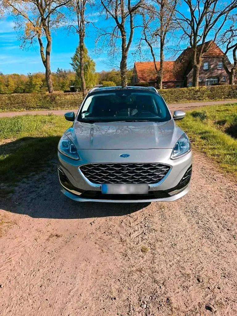 Używany Ford Kuga Vignale 190 KM (139 kW) 2020 Srebrny SUV