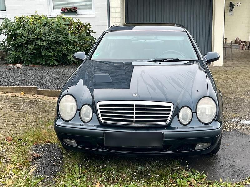 Blau Gebraucht 1998 Mercedes CLK200 Coupé | 1.400 € (Guter Preis) - Bild 1/4