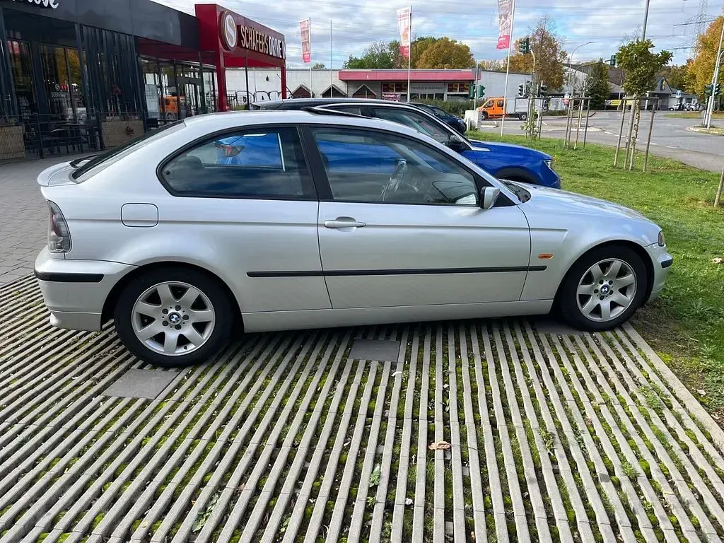 Gebraucht BMW 316 Compact Sport Line 116 PS (85 kW) 2001 Silber Kleinwagen