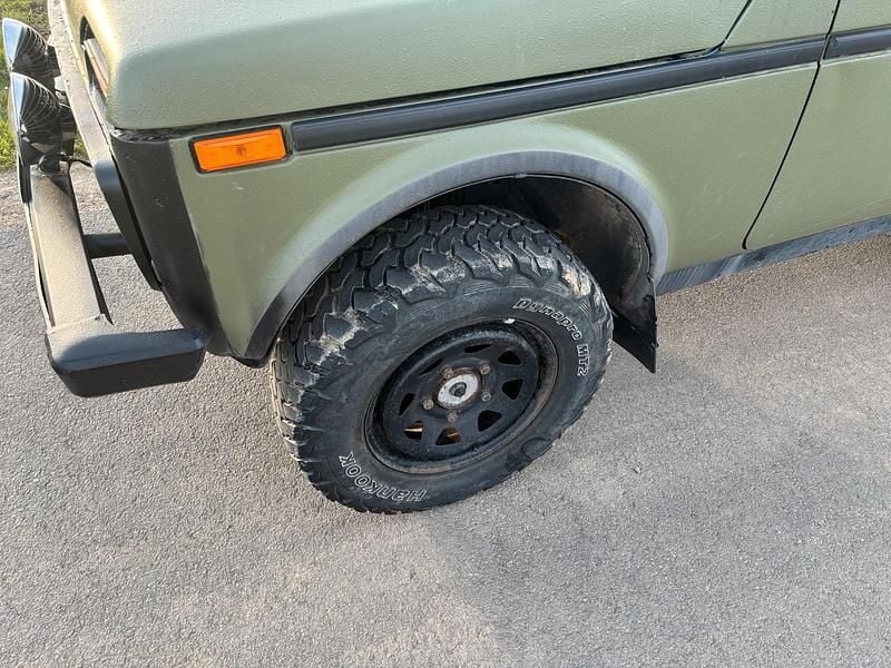 Second-hand Lada niva 82 CP (60 kW) 2006 Verde SUV