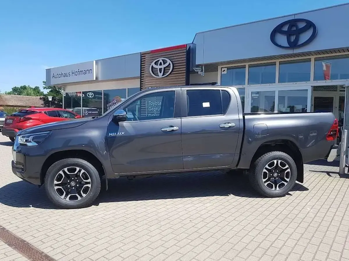 Neu Toyota HiLux Executive 204 PS (150 kW) 2026 Grey metallic Pickup