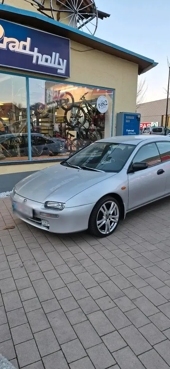 Gebraucht Mazda 323F 88 PS (64 kW) 1998 Silber Limousine