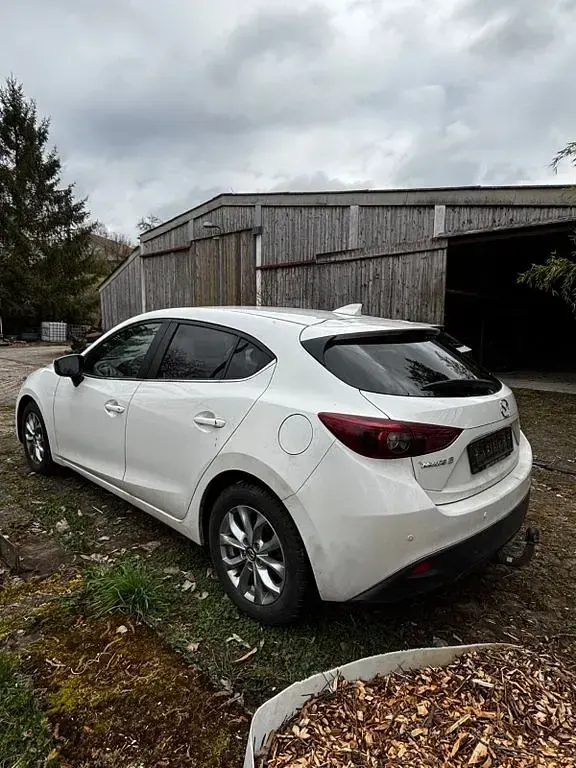 Gebraucht Mazda 3 Nakama 105 PS (77 kW) 2016 Weiß Limousine