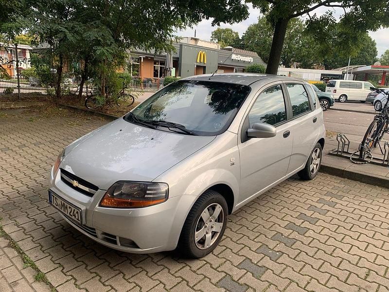 Grau Gebraucht 2005 Chevrolet Kalos Limousine | 1.700 € (Fairer Preis) - Bild 1/4