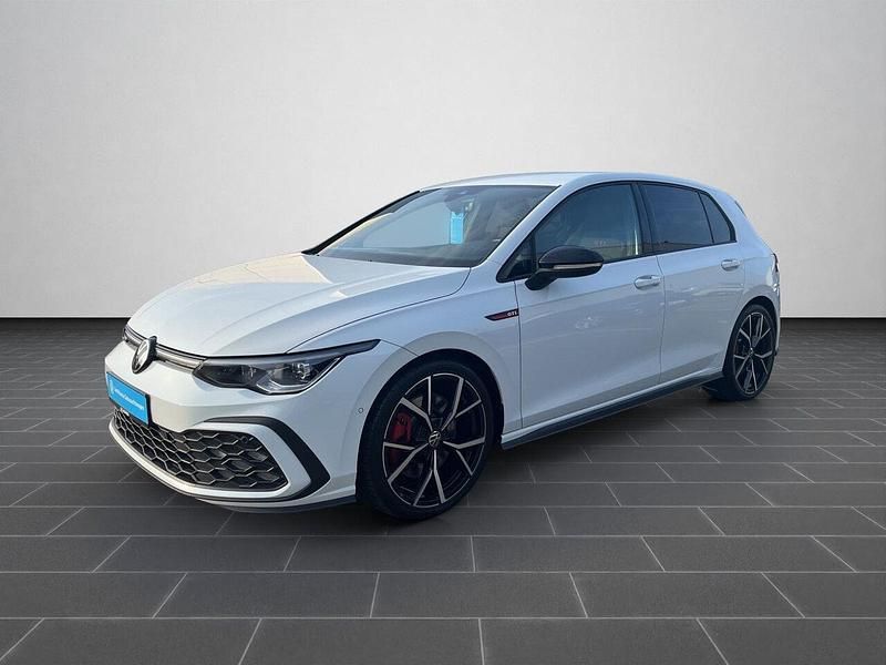 Pure white Gebraucht 2022 VW Golf VIII GTI Limousine | 30.500 € (Etwas zu teuer) - Bild 1/4